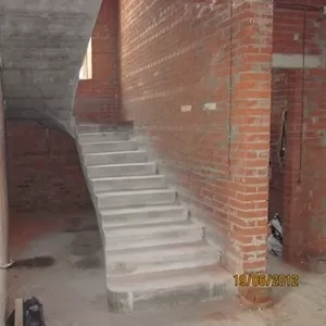 Бетонная монолитная лестница