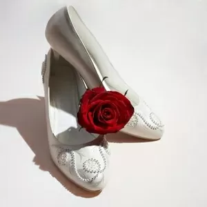 Продам красивые свадебные туфли