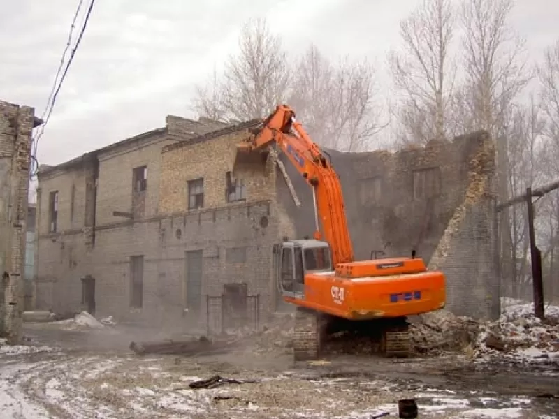 Демонтаж перегородок,  снос зданий в Новосибирске.
