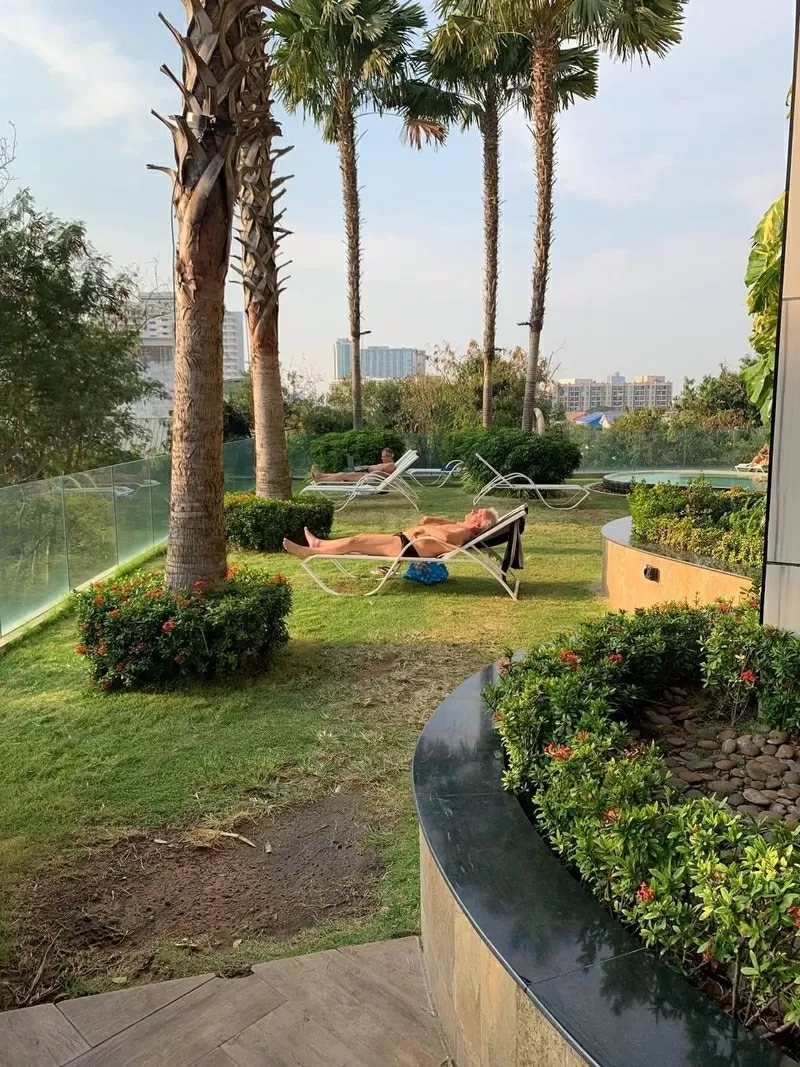  Евгения и Дмитрий  русскоязычные специалисты по недвижимости . 5